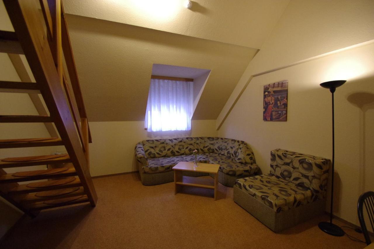 Hotel Vadaszkuert Superior Székesfehérvár المظهر الخارجي الصورة