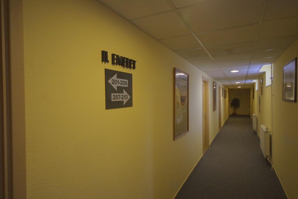 Hotel Vadaszkuert Superior Székesfehérvár المظهر الخارجي الصورة