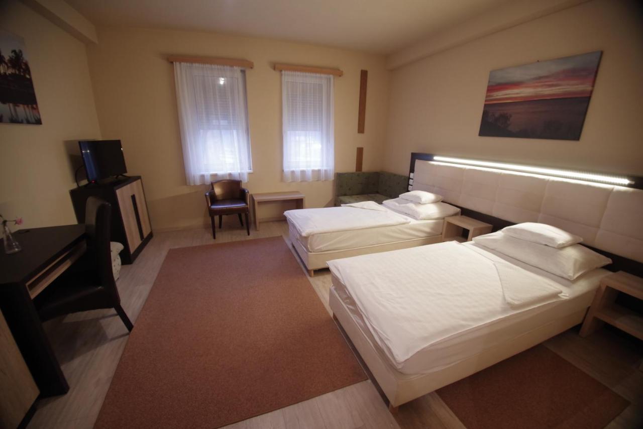 Hotel Vadaszkuert Superior Székesfehérvár المظهر الخارجي الصورة