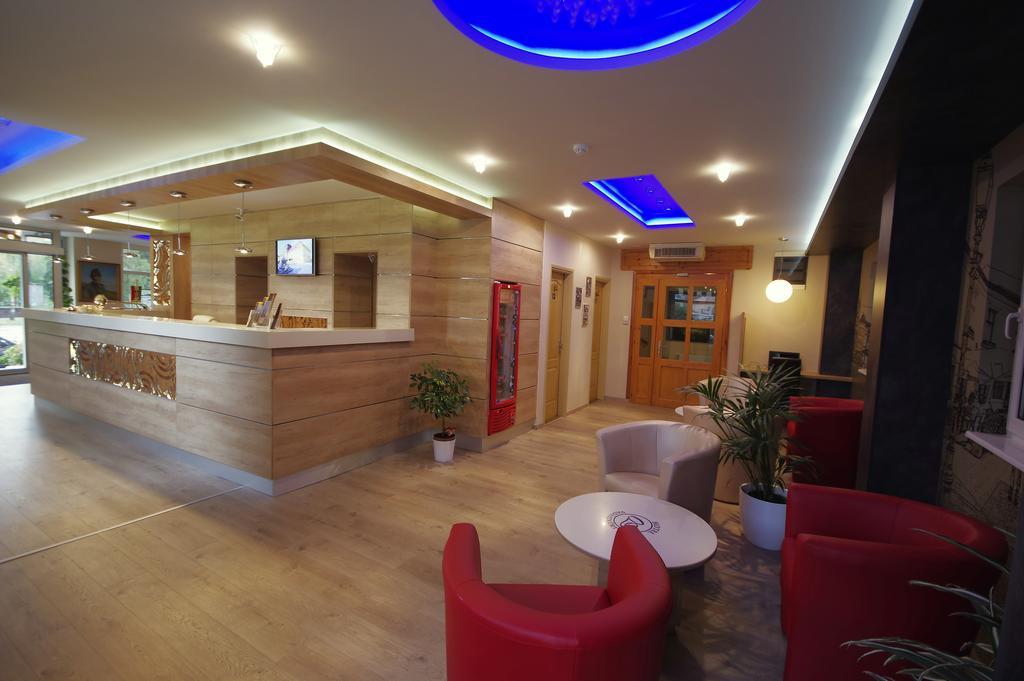 Hotel Vadaszkuert Superior Székesfehérvár المظهر الخارجي الصورة
