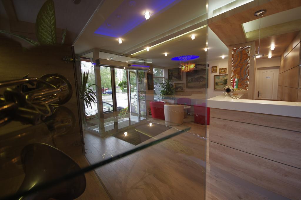 Hotel Vadaszkuert Superior Székesfehérvár المظهر الخارجي الصورة