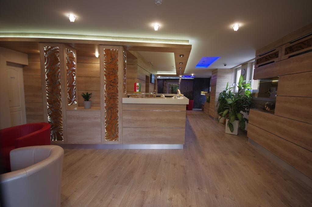 Hotel Vadaszkuert Superior Székesfehérvár المظهر الخارجي الصورة