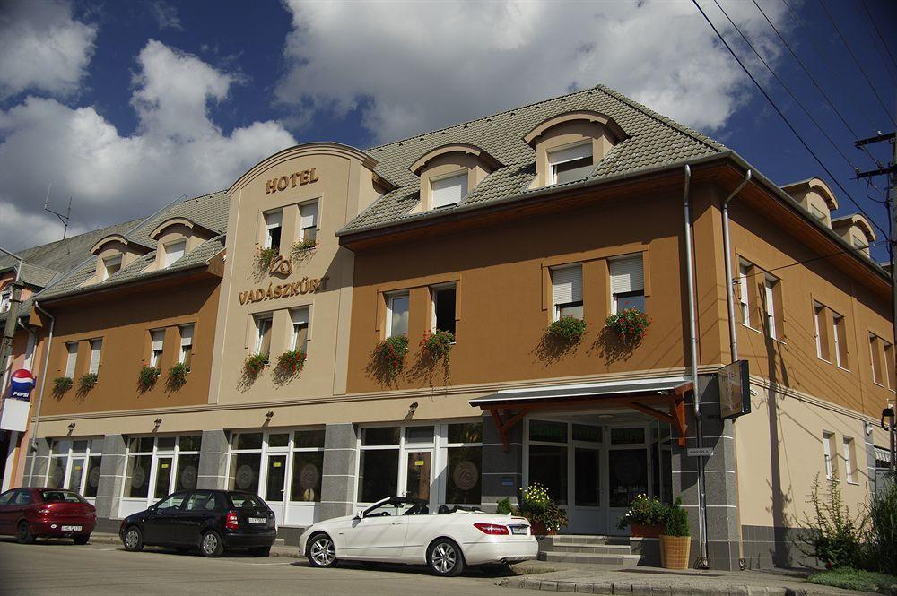 Hotel Vadaszkuert Superior Székesfehérvár المظهر الخارجي الصورة
